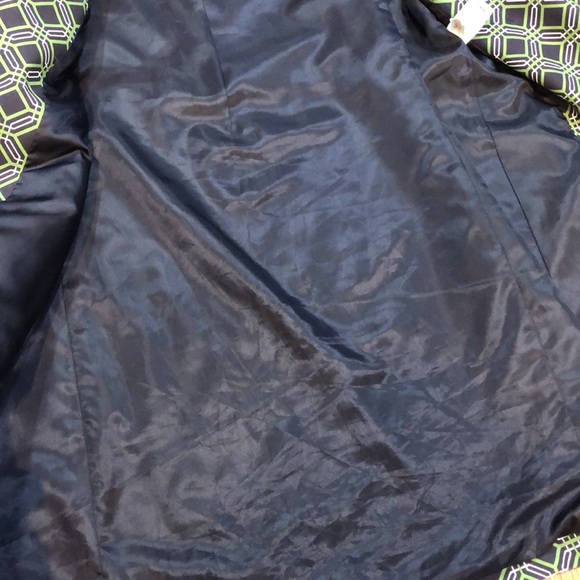 Beautiful pattern rain jacket - Picture 9 of 11